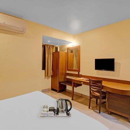 Townhouse The Grand Plaza Hotel Hyderabad Exterior photo