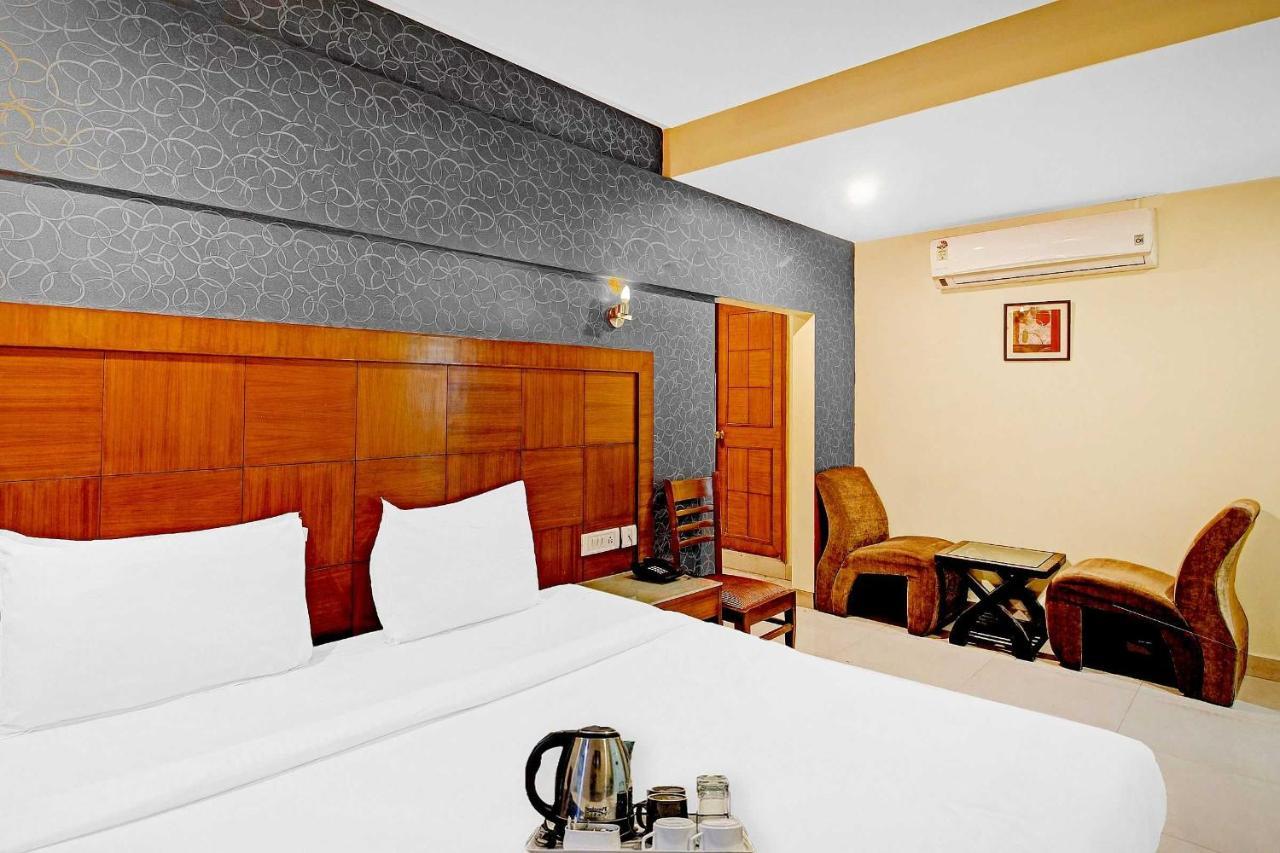 Townhouse The Grand Plaza Hotel Hyderabad Exterior photo
